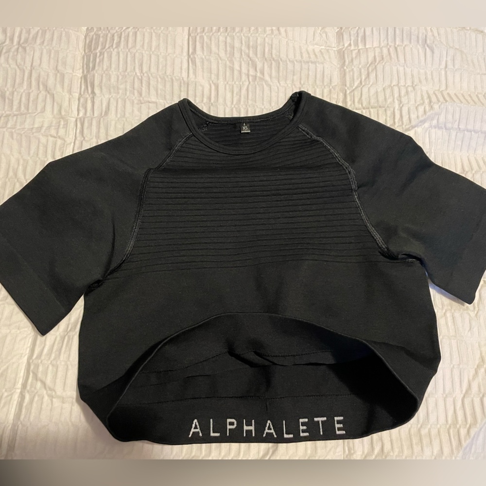 Alphalete crop shirt